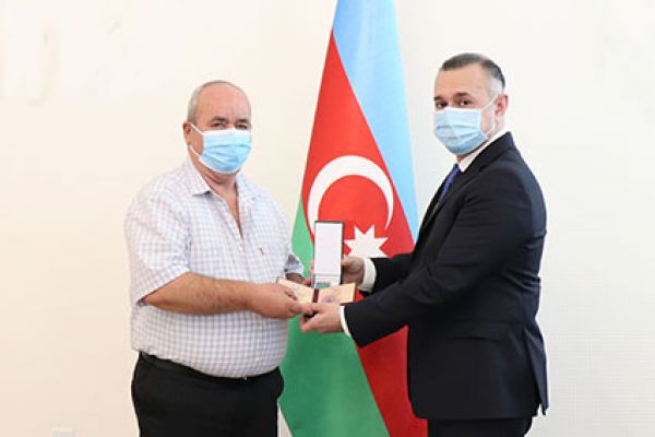 Медицинским работникам, награждённым согласно соответствующим указам Президента Ильхама Алиева, вручены награды - 4