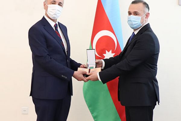 Медицинским работникам, награждённым согласно соответствующим указам Президента Ильхама Алиева, вручены награды - 6